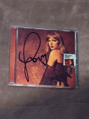 Taylor Swift The Life of a Showgirl Signed CD Photo #3
